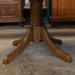 Антикварный столик с круглой столешницей 1950-х гг. 