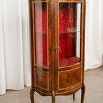 Антикварная витрина в стиле неоклассицизм 1930-х гг.