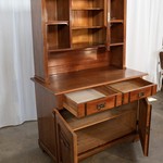 Антикварный буфет с резными филенками 1900-х гг. 