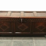 Антикварный дубовый сундук с филеночной конструкцией 1760-х гг. 