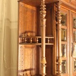 Антикварный буфет с зеркальный вставками 1860-х гг. 