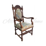 Антикварное дубовое кресло с резным убранством 1890-х гг.