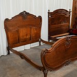 Антикварная кровать в стиле неорококо 1860-х гг. Антикварная кровать в стиле неорококо 1860-х гг. 