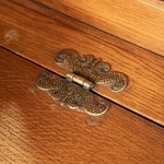 Антикварная скамья в неоготическом стиле 1920-х гг. 