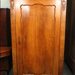 Пара антикварных шкафов светлого ореха 1840-х гг. 