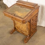 Антикварный столик-конторка с кожаной столешницей 1830-х гг