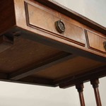 Антикварный столик с откидными полами 1940-х гг. 