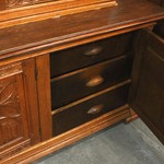 Антикварный книжный шкаф в неоготическом стиле 1910-х гг. 