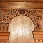 Антикварный платяной шкаф в стиле неоренессанс с колоннами 1830-х гг.