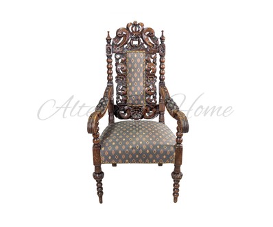 Антикварное кресло с резной спинкой 1850-х гг.