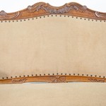  Ореховый диван с резьбой 1860-х гг.