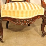 Пара антикварных стульев в стиле неорококо с резным навершием 1850-х гг. 