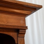 Антикварный буфет с резными филенками 1900-х гг. 