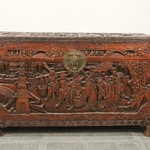 Антикварный китайский сундук с резными композициями 1910-х гг. 