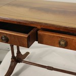 Антикварный столик с откидными полами 1940-х гг. 