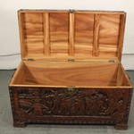 Антикварный китайский сундук с резными композициями 1910-х гг. 