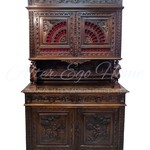 Антикварный дубовый буфет с резными фигурами 1850-х гг.