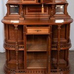 Антикварный сервант светлого дуба с ярусным навершием 1870-х гг. 