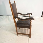 Неоренессансное кресло с маскаронами 1900-х гг.
