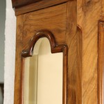 Антикварная горка фактурного ореха 1870-х гг. 