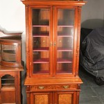 Антикварный книжный шкаф 1870-х гг. 