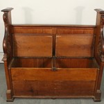 Антикварная дубовая скамья с резными локотками 1880-х гг. 