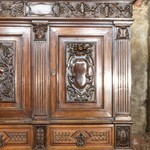 Комплект антикварной ореховой мебели для столовой в стиле неоренессанс 1860-х гг. 