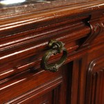 Антикварный сервант с зеркальным полотном и мраморной столешницей 1870-х гг. 