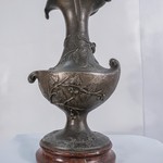 Комплект из 2-х фигурных ваз на мраморном пьедестале