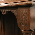 Антикварный поставец с витыми ножками 1890-х гг. 