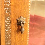 Антикварный чайный столик тёмного дуба 1910-х гг. 