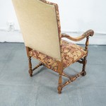 Кресло в стиле необарокко со сквозной резьбой 1910-х гг.