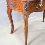 Винтажный письменный стол с кожаной столешницей 1950-х гг.
