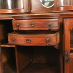 Антикварный буфет с застекленными объемами 1910-х гг. 