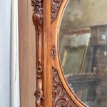 Антикварный шкаф с роскошным резным навершием 1850-х гг. 