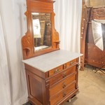 Антикварный туалетный стол с мраморной столешницей 1860-х гг. 