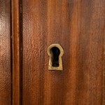 Антикварный книжный шкаф в стиле неоклассицизм 1810-х гг. 