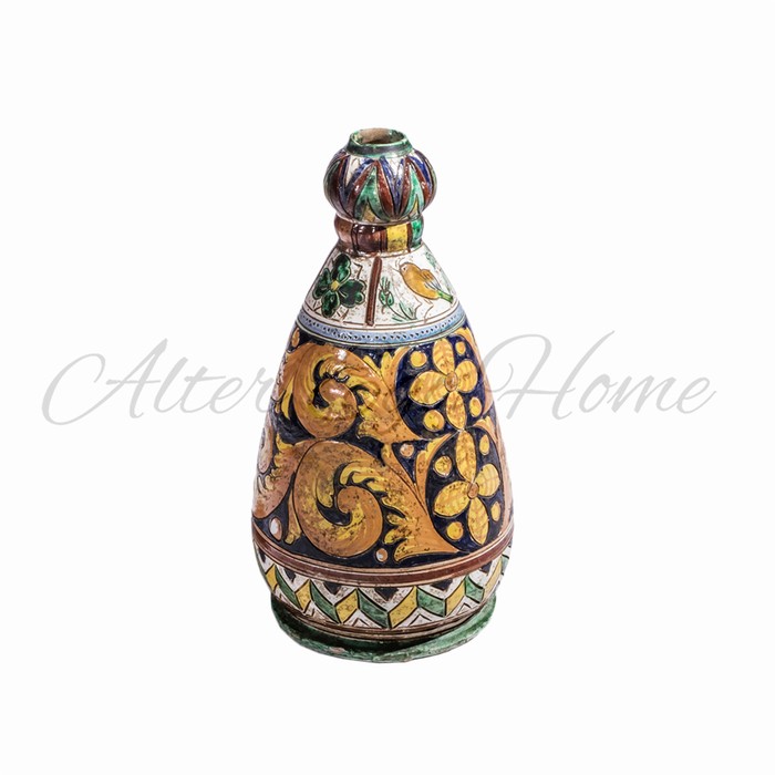 Винтажная ваза с рельефным орнаментом