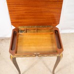 Винтажный столик для рукоделия с наборными композициями 1960-х гг.