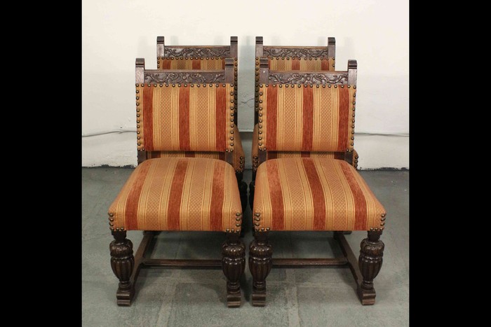 Комплект антикварных стульев с пышными сиденьями 1910-х гг. 