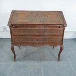 Секретер с фигурной линией фасада 1890-х гг.