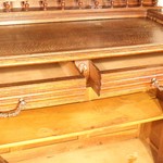 Антикварный буфет с резьбой растительного характера 1870-х гг. 