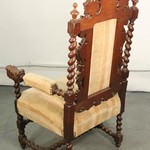 Антикварное кресло с резным щитковым навершием 1850-х гг. 