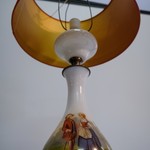Антикварная настольная лампа с фарфоровым основанием 1890-х гг.