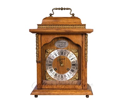 Антикварные настольные часы "Время бежит"