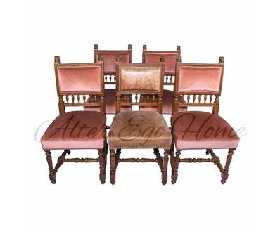 Старинный комплект обеденных стульев