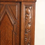 Антикварный поставец с витыми ножками 1890-х гг. 