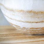 Дизайнерская раковина, вырезанная из белого оникса