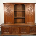 Антикварный книжный шкаф в неоготическом стиле 1910-х гг. 