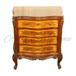 Антикварный комод с фасадом a la serpantine и контрастной интарсией 1880-х гг. 